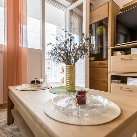 Issa & Sea View Apartmán