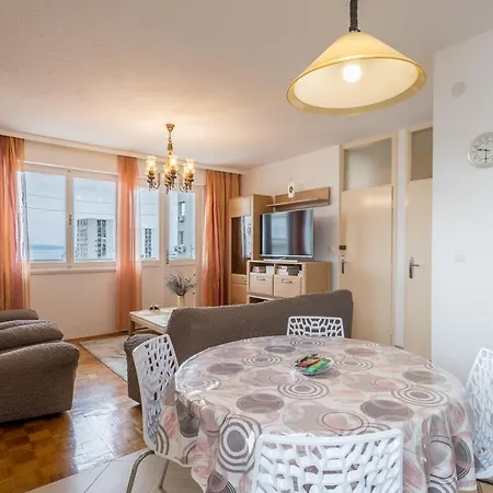 Apartmán Issa & Sea View *