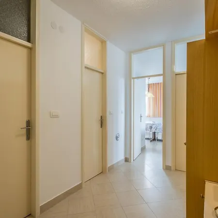 Apartman Issa & Sea View