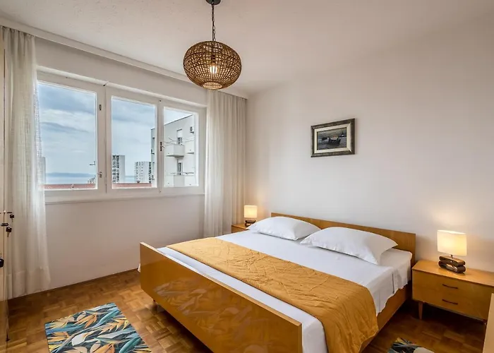 Issa & Sea View Lägenhet *